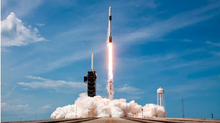 SpaceX's Falcon 9 Rocket Set to Crash into the Moon