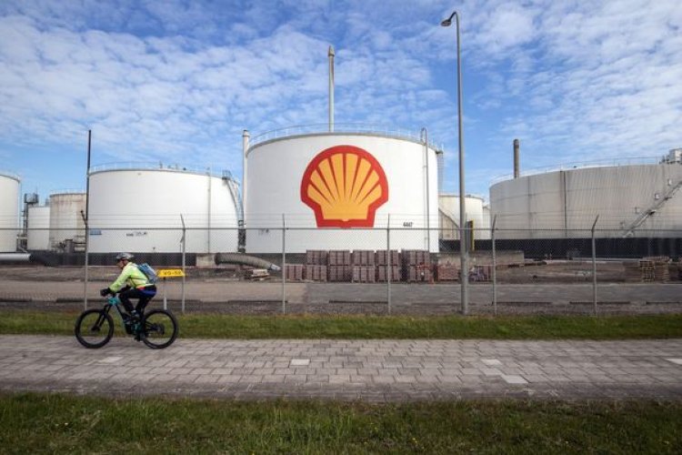 Shell Pledges to Stop Buying Russian Oil