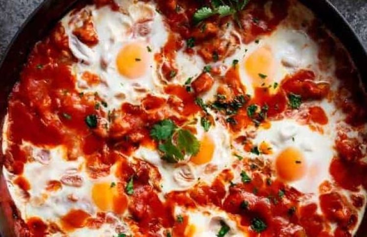 Shakshuka Recipe : Eggs In Tomato Sauce