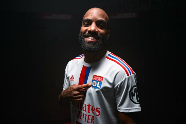 Lacazette Re-Joins Lyon after Five Years