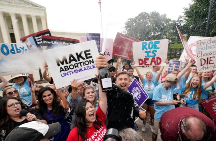 The US Supreme Court Overturns the Constitutional Right to Abortion
