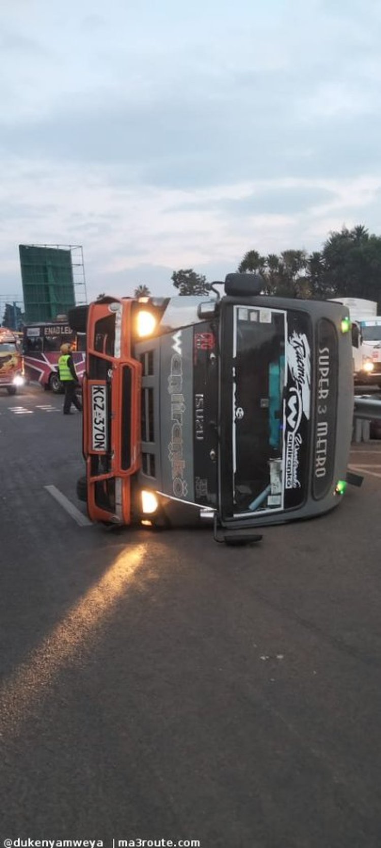 Another Accident Witnessed along Nairobi Expressway Involving Asuper Metro Bus